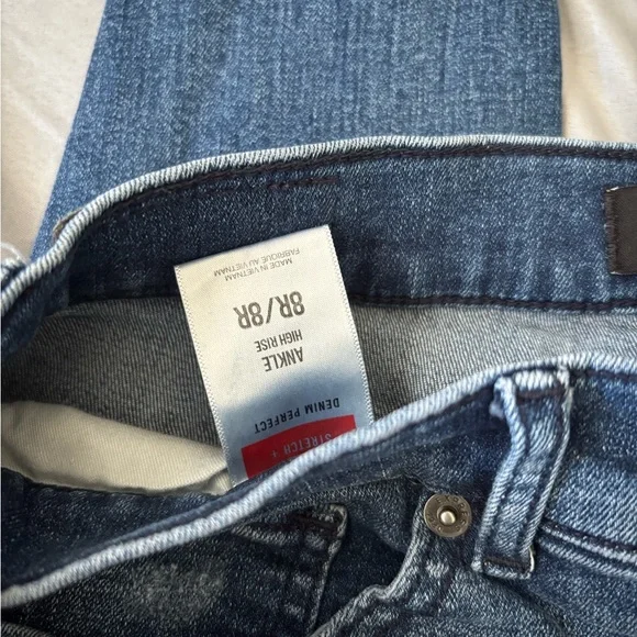 Express Women’s Dark Blue Distressed Skinny Jeans - Picture 3 of 6